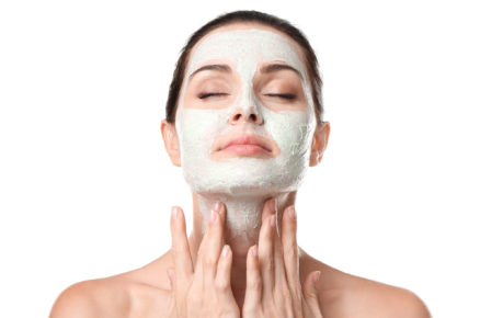 Homemade Moisturizing Facepacks with Essential Oils