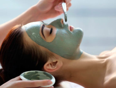7 Natural Remedies to Cure Your Monsoon Beauty Woes