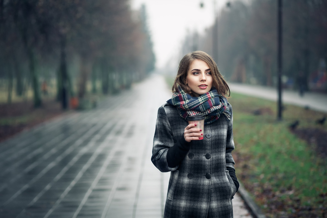 Fall-weather-woman-coffee