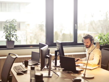 10-minutes Mini Yoga at Office Desk