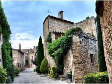 Spain: A Yogic Retreat with Sulochana