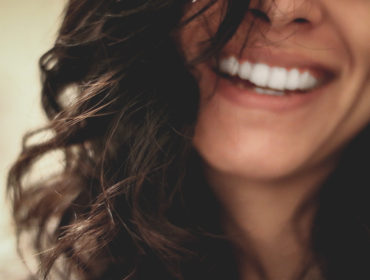 Avert Junk Edibles from Wedging Your Oral Well-Being