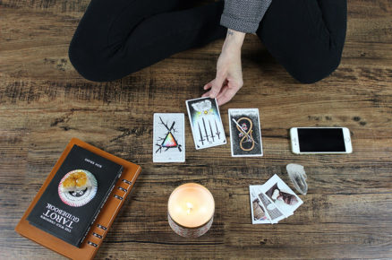 Basics and Benefits of Tarot Card Reading
