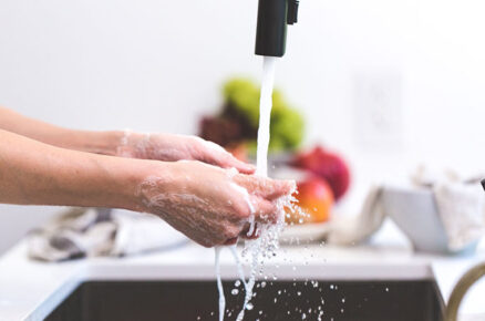 7 Tips on How to Maintain Clean & Well-Groomed Hands