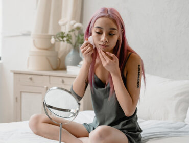 How Home Facial Kits Can Help You Get Glow Naturally