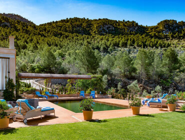 Introducing the World’s Finest Private Villas & Mansions with Mandarin Oriental