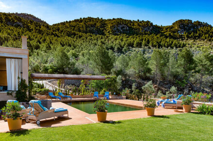 Introducing the World’s Finest Private Villas & Mansions with Mandarin Oriental