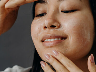 5 Mistakes People Make While Applying A Powder Mask