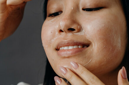 5 Mistakes People Make While Applying A Powder Mask