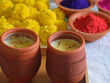 Choose these healthy Holi snacks for a guilt-free celebration