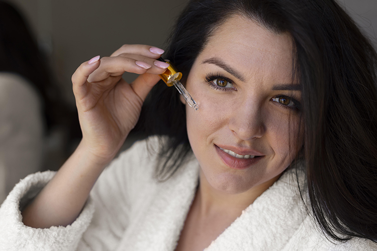 Here is Why You Need To Add Niacinamide To Your Skincare Routine-Cover Image
