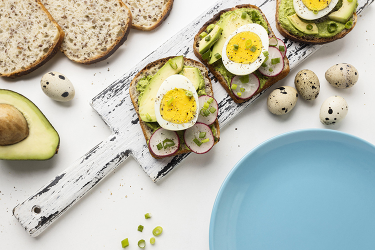 How To Eat Keto The Right Way, According To An Expert-Cover Image