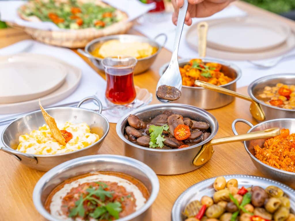 Top 10 Luxurious Places in Qatar for Ramadan Iftar & Suhoor-Cover Image