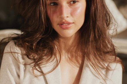 Decoding the Hype: The Truth About Hypochlorous Acid in Skincare